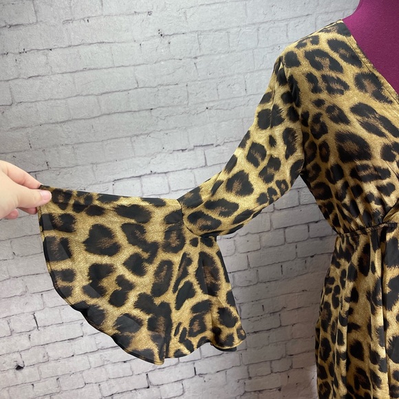 JJ’s Fairyland asymmetrical leopard print blouse size small - Picture 4 of 7
